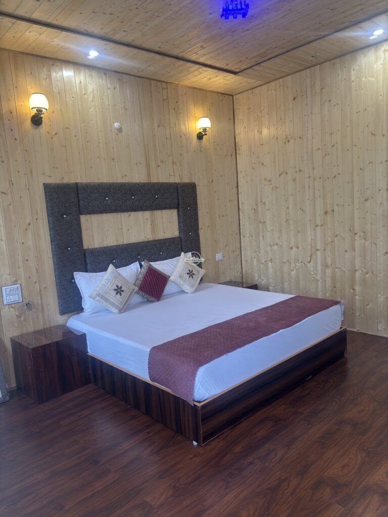 hotel room in chopta